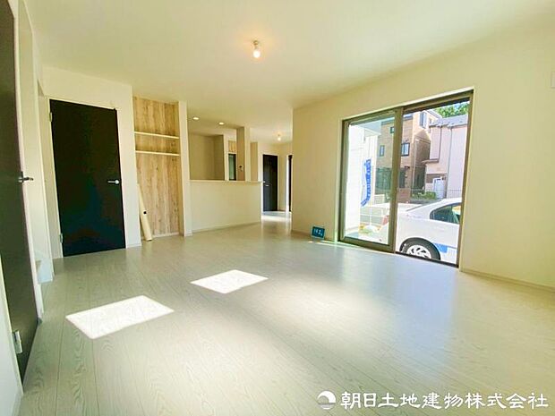 【リビング】ここに住むからこそ意味がある。そんな特別感に浸りながら、毎日を愉しんでいただきたいです。