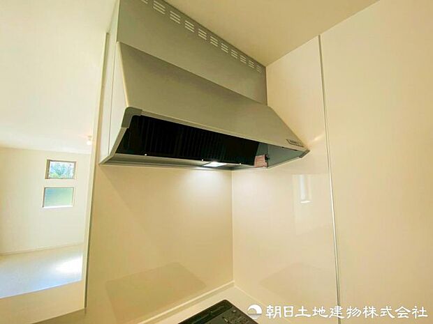 【レンジフード】お料理中の嫌な煙もレンジフードがしっかりと換気してくれます