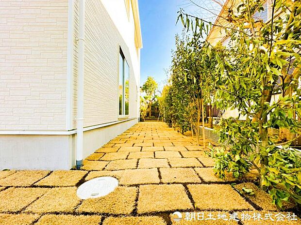 【庭】設備充実の便利なお住まい、あらゆる「あったら便利だな」を叶えてくれる、素敵なお住まい、こんなお家に住みたい！と思えるようなお家です。
