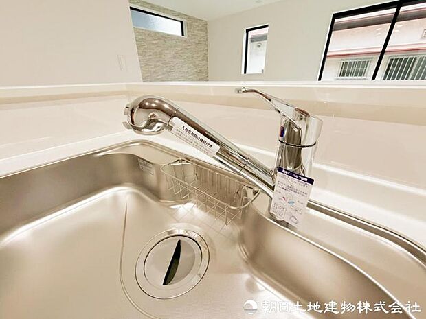 【浄水機一体型水栓】浄水器付き水道でいつでも安心して美味しいお水を飲む事が出来ます。