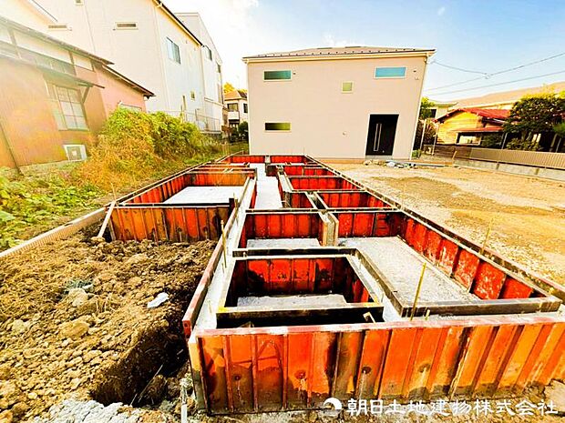 【現地写真】陽当りや通風・仕様設備やお部屋の大きさの比較、近隣・周辺環境や街並みなど、資料には掲載していない情報が現地にはたくさんあります。