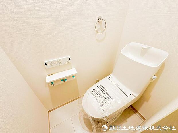 【トイレ】毎日の生活を快適にお過ごし頂けますよう、落ち着いた雰囲気です。