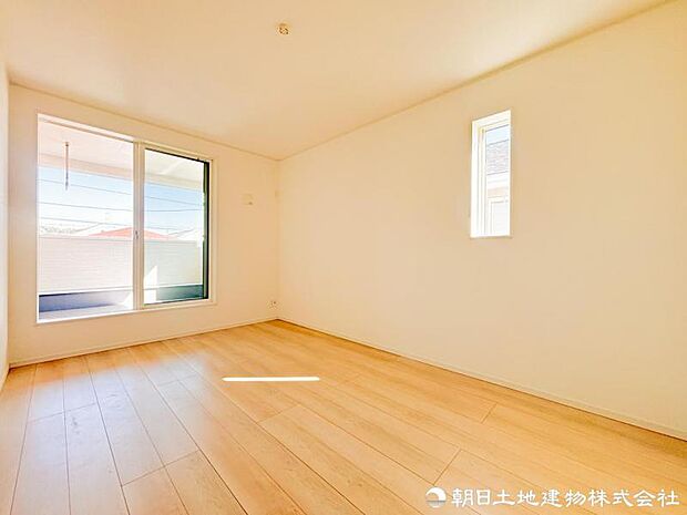 【洋室】 家族の時間も、自分だけの時間も大切にできる洋室。落ち着いた空間で、オンとオフを切り替えながら心地よくお過ごしいただけます。