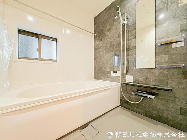 【バスルーム】1日の疲れを自宅の広いお風呂で、ゆったりとリフレッシュしませんか？毎日のことだからこそこだわりたい広いお風呂。