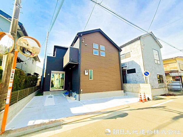 【外観写真】住む人を映し出す洗練された佇まいは、いつまでも輝き続けながらいつしか街の風景に溶け込んでいきます。