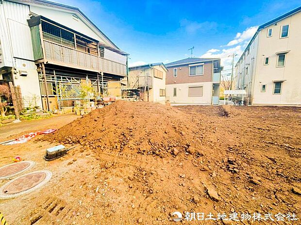 【現地写真】陽当りや通風・仕様設備やお部屋の大きさの比較、近隣・周辺環境や街並みなど、資料には掲載していない情報が現地にはたくさんあります。