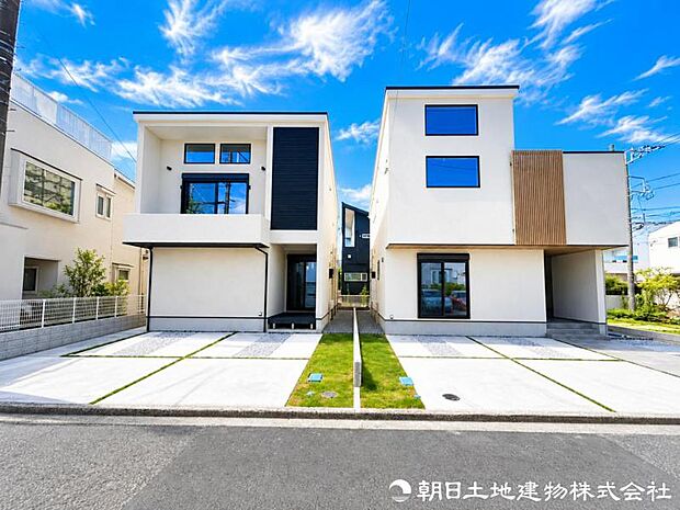 【外観写真】 爽やかな青空に映える外観。時間帯や季節によって表情を変え、毎日の帰宅が楽しみになる住まいです。