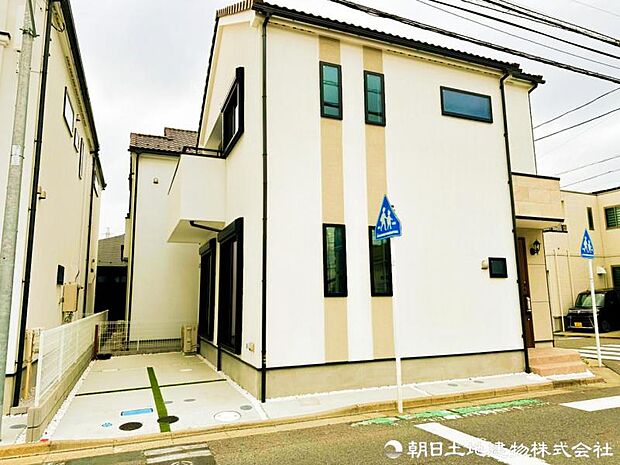 【外観写真】住む人を映し出す洗練された佇まいは、いつまでも輝き続けながらいつしか街の風景に溶け込んでいきます。