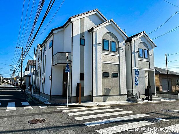 【外観写真】住む人を映し出す洗練された佇まいは、いつまでも輝き続けながらいつしか街の風景に溶け込んでいきます。