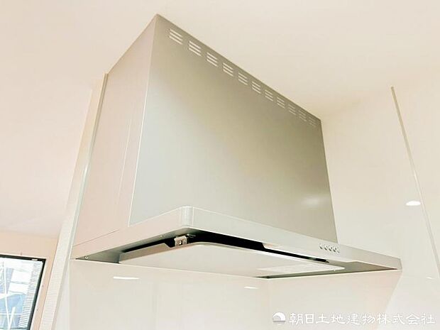 【レンジフード】煙や油分を効率よく排出するレンジフード付き。快適な調理環境を実現します。