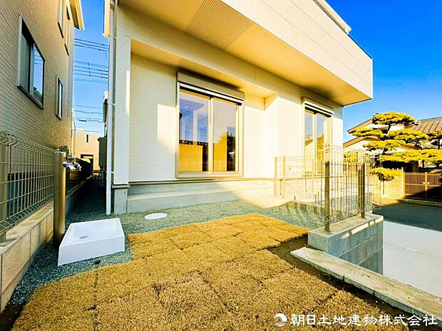 【庭】その堂々たる立地は資産性、利便性、そして彩りのある日常。その見事な三重奏が聞こえてくる、そんな素敵な現地です。