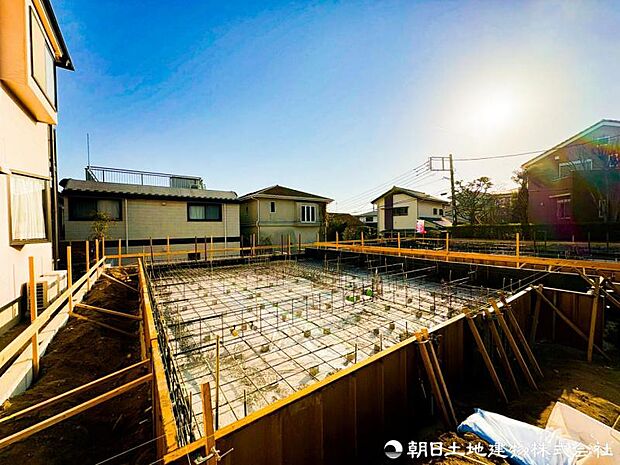【現地写真】陽当りや通風・仕様設備やお部屋の大きさの比較、近隣・周辺環境や街並みなど、資料には掲載していない情報が現地にはたくさんあります。