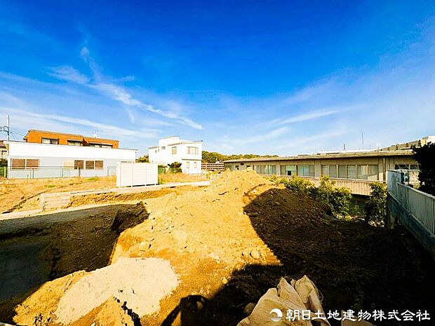 【現地写真】現在は建築中ではございますが完成物件をもとに建物プレゼンも承っております、お気軽にお問い合わせください。