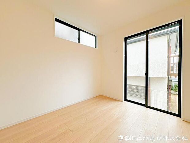 家族の時間も、自分だけの時間も大切にできるお部屋。落ち着いた空間で、オンとオフを切り替えながら心地よくお過ごしいただけます。