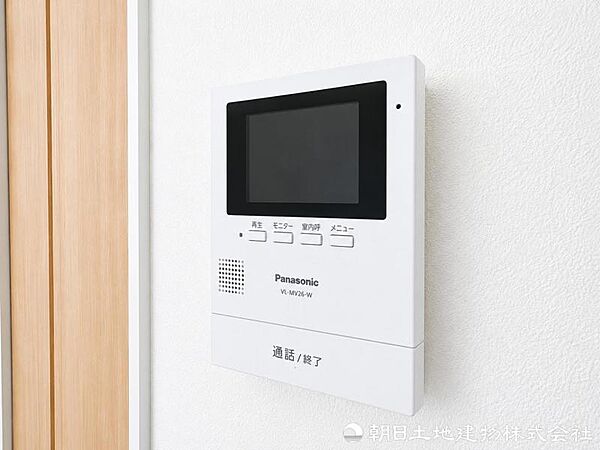 【インターホン】奥様やお子様だけでご在宅が多い方への必需品！突然の来訪も天候や時間帯に関係なく鮮明な画像で確認することが出来ます。