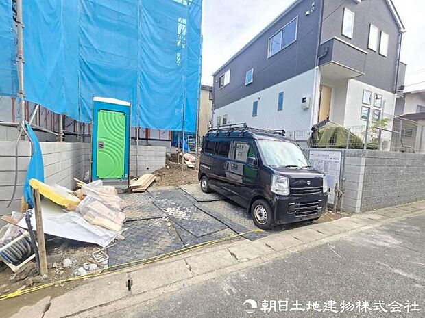 写真や資料だけでは分からない周辺環境や街の雰囲気、陽当りなどを現地で体感できます。新生活を思い描きながら、ぜひご覧ください。街の空気感まで現地で確かめられます。