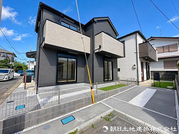 洗練された外観デザインが住む方の個性を映し、時を重ねるほど街並みに馴染む佇まい。末永く愛着を持って暮らせる住まいです。年月を重ねても美しく街に馴染む住まいです。