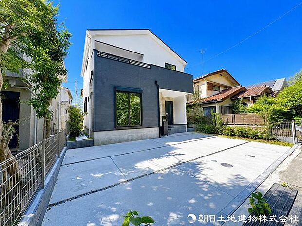 【外観】見るたびに心躍るデザインが魅せる住まいにわくわくします