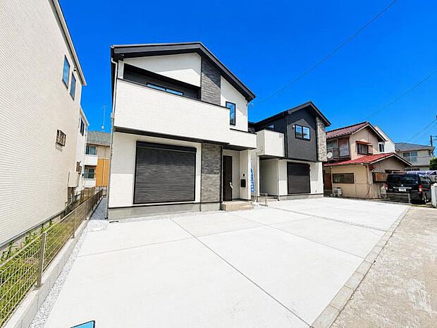 洗練された外観デザインが住む方の個性を映し、時を重ねるほど街並みに馴染む佇まい。末永く愛着を持って暮らせる住まいです。年月を重ねても美しく街に馴染む住まいです。
