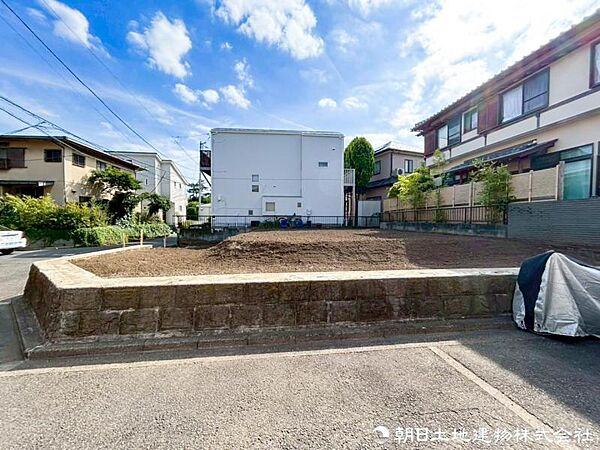 【現地写真】陽当りや通風・仕様設備やお部屋の大きさの比較、近隣・周辺環境や街並みなど、資料には掲載していない情報が現地にはたくさんあります。