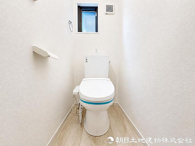 【トイレ】小さな空間だからこそ機能性のある快適なトイレは、清潔感をキープしお手入れしやすいよう作られています