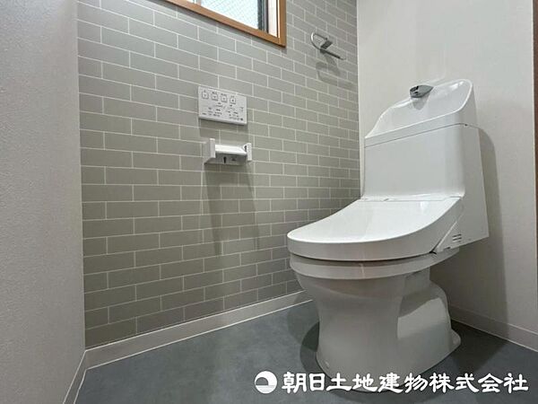【トイレ】毎日の生活を快適にお過ごし頂けますよう、落ち着いた雰囲気です。