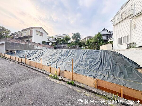 【現地写真】建築条件はございませんのでお好きなハウスメーカーでの建築が可能です。ハウスメーカーのご紹介も受け付けておりますのでお気軽にお問い合わせください。