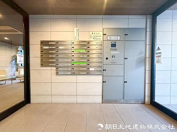 マンションの印象を決めるエントランスは、清潔感があり丁寧に管理された空間。居住者や来訪者を毎日気持ちよく迎えてくれます。管理状態の良さも現地でよく確認できます。