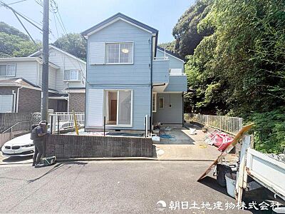 外観:緑豊かな住環境で、毎日のお散歩や休日の散策も心地よく楽しめます。季節の移ろいを身近に感じながら、穏やかな暮らしが叶います。自然を身近に感じる穏やかな住環境です。 外観:緑豊かな住環境で、毎日のお散歩や休日の散策も心地よく楽しめます。季節の移ろいを身近に感じながら、穏やかな暮らしが叶います。自然を身近に感じる穏やかな住環境です。