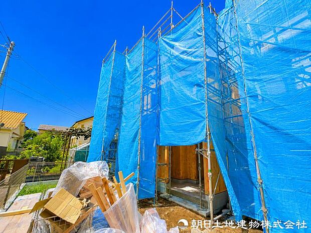 陽当りや通風、設備仕様、各居室の広さに加え、近隣環境や街並みも確認できます。資料にはない現地ならではの情報をお確かめください。周辺の環境まで詳しく確認できます。