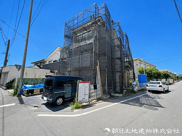 写真や資料だけでは分からない周辺環境や街の雰囲気、陽当りなどを現地で体感できます。新生活を思い描きながら、ぜひご覧ください。街の空気感まで現地で確かめられます。
