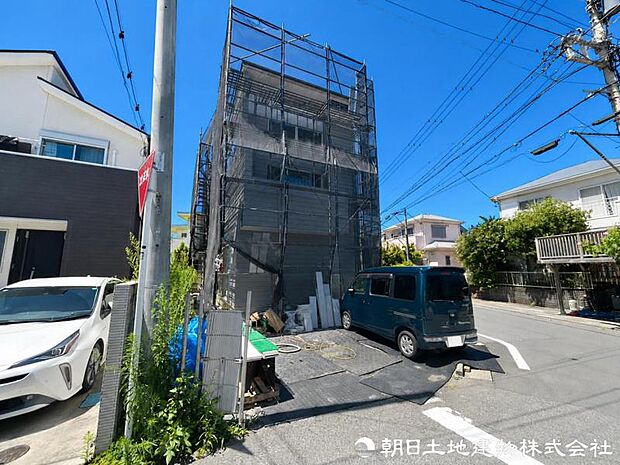 写真や資料だけでは分からない周辺環境や街の雰囲気、陽当りなどを現地で体感できます。新生活を思い描きながら、ぜひご覧ください。街の空気感まで現地で確かめられます。