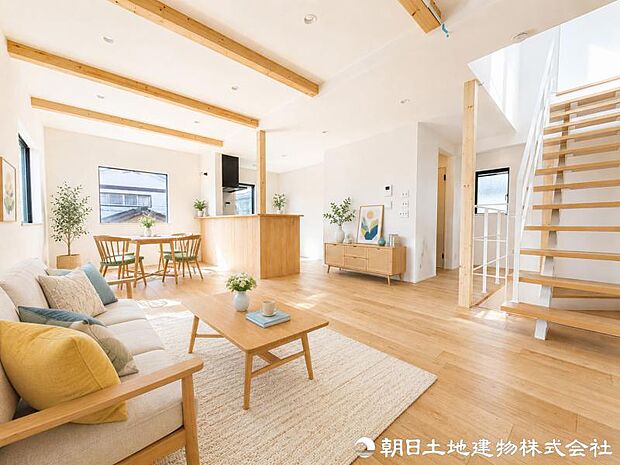 家族が自然と集まり、会話や寛ぎの時間を育むリビング。上質な開放感に包まれながら、日常のひとときを心地よく過ごせます。家族団らんの時間も豊かに育めるリビングです。※家具はAIによるイメージになります
