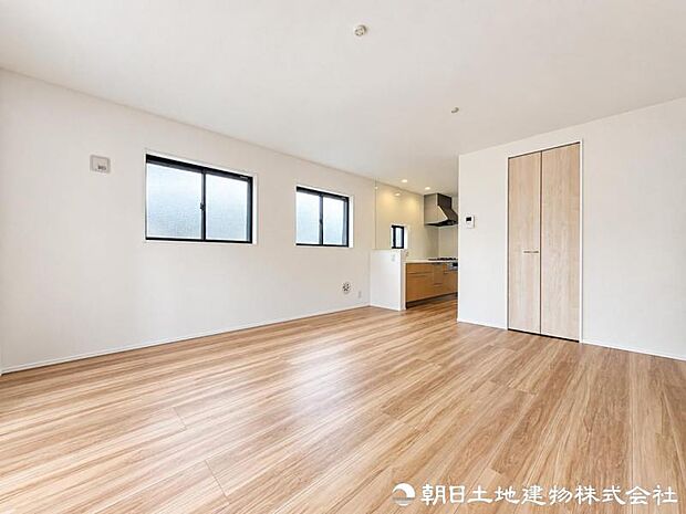 一日の中で長い時間を過ごすリビングは、寛ぐ・食事する・遊ぶなど多彩に活用可能。家族それぞれの過ごし方に寄り添う空間です。暮らし方に合わせて多目的に活用できます。