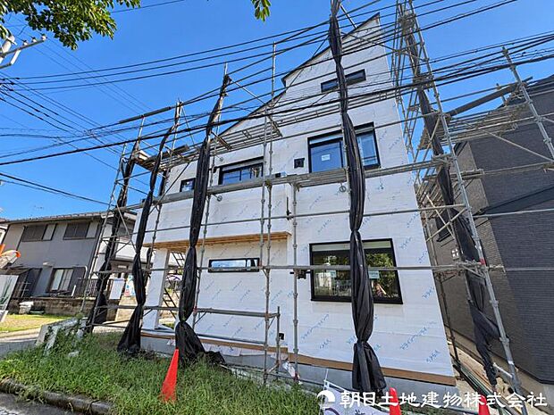 現在まだ建築中ですが、完成予定の建物について詳しくご説明するプレゼンも承ります。間取りや設備など、気になる点をお気軽にご相談ください。完成後の姿も想像できます。