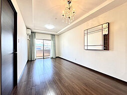 ロイヤルガーデン高松駅西オーシャンビュー弐番館 202号室 2階2LDKのリビング/ダイニング