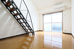 貳室邸マンション 302号室 3階1Kのリビング/ダイニング