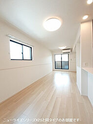 ロッソ・コルサ　II 203号室 2階2LDKのリビング/ダイニング