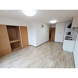 リバーサイドハイツ 2階1LDKのリビング/ダイニング