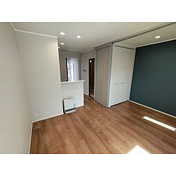 Regulus 1階1LDKのリビング/ダイニング