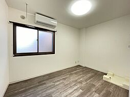 ウエストインパート13 4階ワンルームのリビング/ダイニング