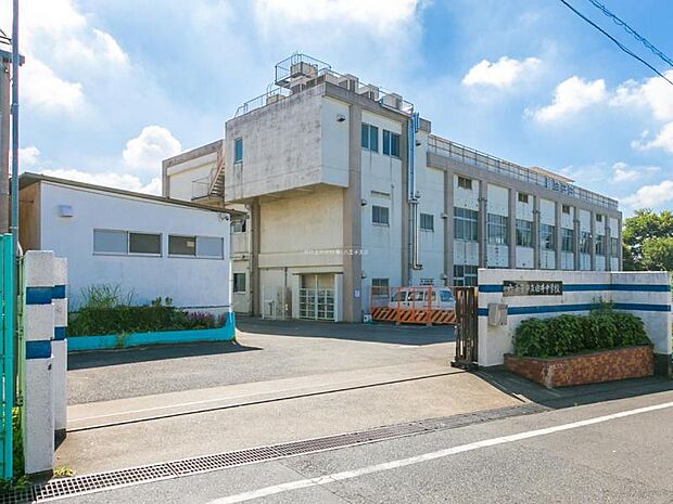 八王子市立由井中学校迄1180ｍ