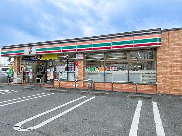 セブンイレブン 八王子大楽寺店迄900ｍ