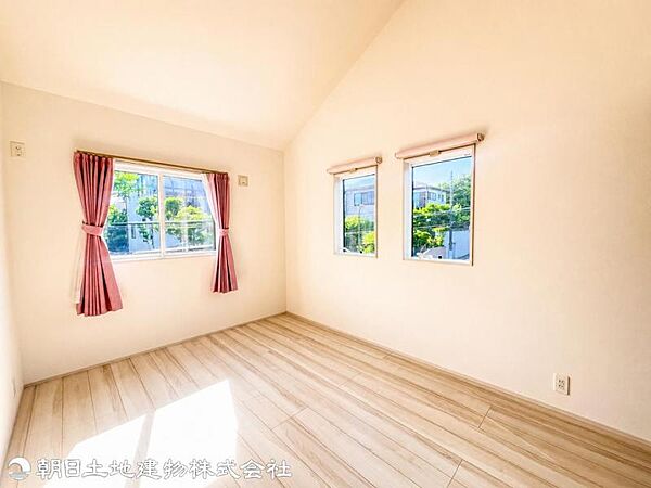 全居室二面採光になっており風通し良好、爽やかな住空間