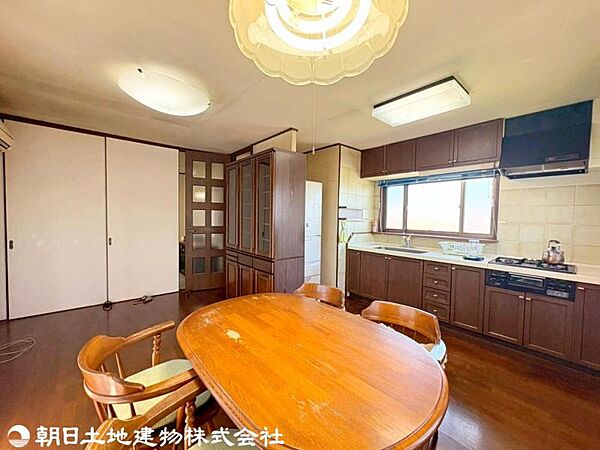近隣に公園が点在、小さなお子様とも過ごしやすい穏やかな住宅街です。