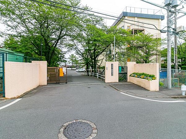 八王子市立椚田中学校迄1080ｍ