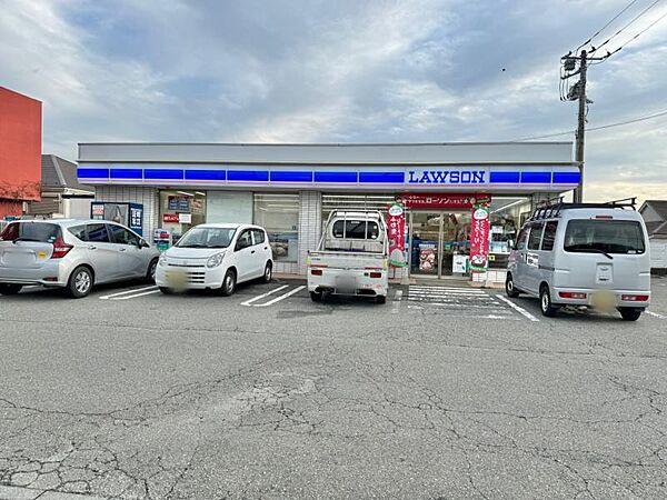 ローソン 日野多摩平五丁目店迄470ｍ