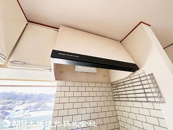 シンプルな形状でお手入れ楽々なレンジフード