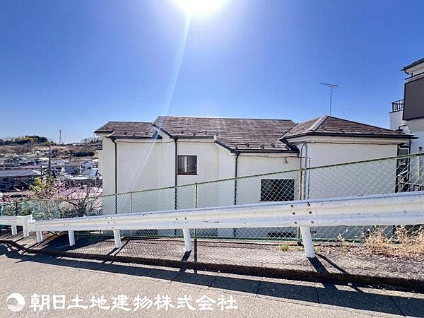 季節の移ろいを感じながら、ゆったりとした時間を過ごせる心地よい住環境です