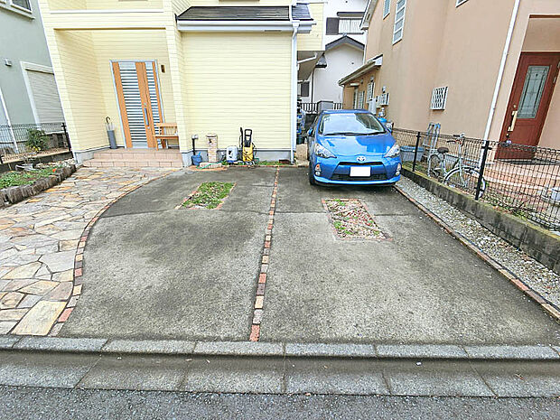 2台駐車可能なゆとりのカースペース